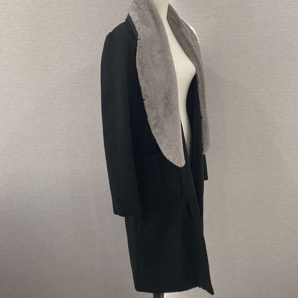 SASS - Black Coat with Grey Fur Collar - Picture 5 of 7